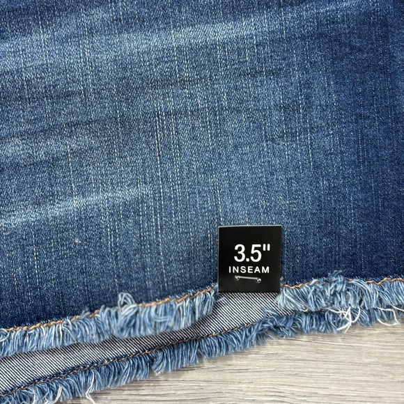 a.n.a. Mid-Rise Shortie Denim Short with Belt - size 14 NWT - Picture 2 of 6